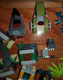 LEGO Legends of Chima Lot with 17 minifigures and 4 speedorz and other pieces