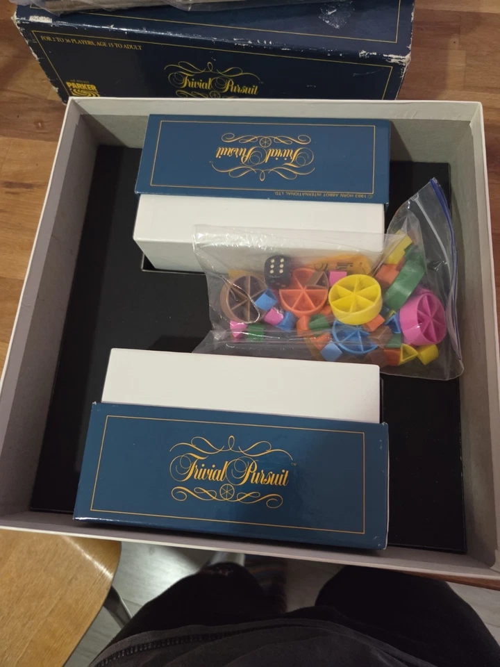 Trivial Pursuit Master Game Genus Edition 1983 Complete Set - Image 4 of 4