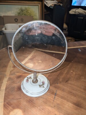 Ornate Vintage Mirror With Floral Design | Premium AI-generated image