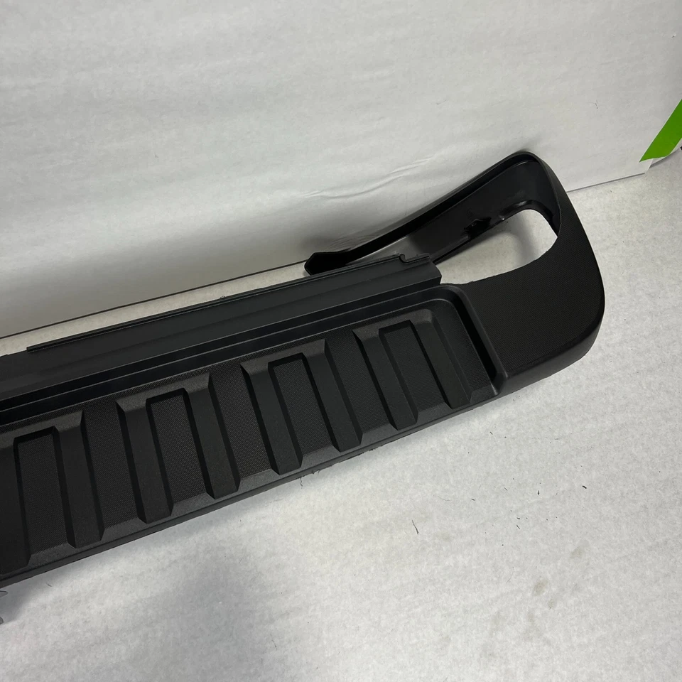 Almohadilla de parachoques trasero OEM 2015-2019 Chevrolet Silverado GMC Sierra 2500 3500 HD Foto 3 de 4