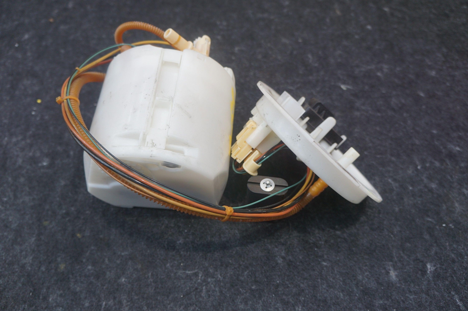 Fuel Pump Sender Assembly Tank Mounted Oem 16117476102 Bmw M550i  