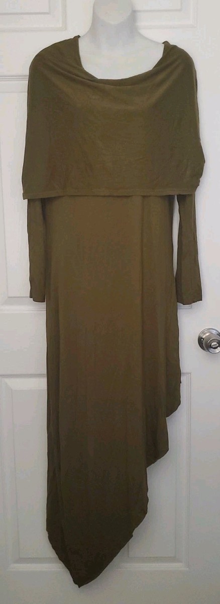 earthbound green dress Ever wonder how to style these dresses? Swipe for a tutorial This is just one of the many ways you can tie it! Made from dreamy sari fabric, this flowy maxi