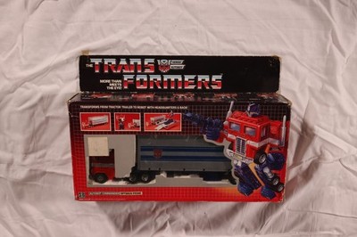 Vintage G1 Transformers Autobot Optimus Prime 1984 with Original Box