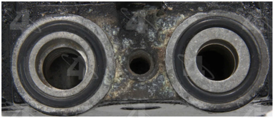 A/C Compressor fits 1998-2001 Lincoln Navigator  FOUR SEASONS - Image 3 of 4