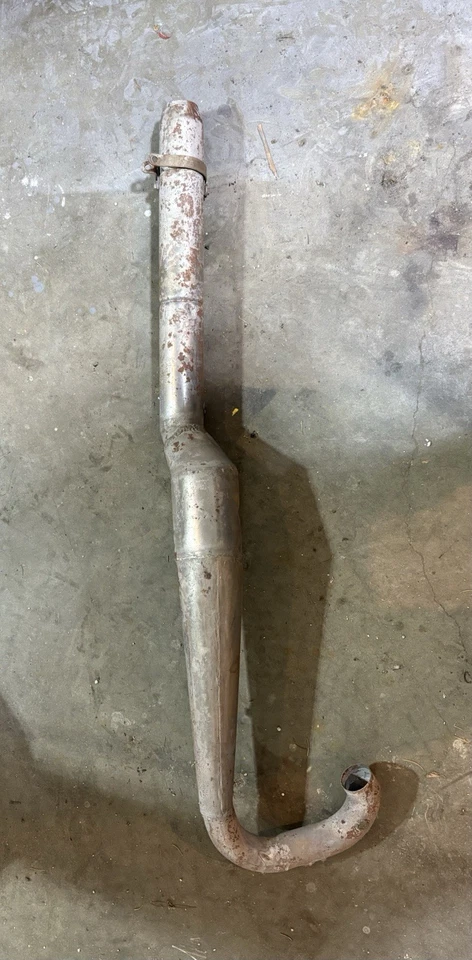 Cámara de expansión de ingeniería de par vintage Yamaha DT250 Foto 2 de 2