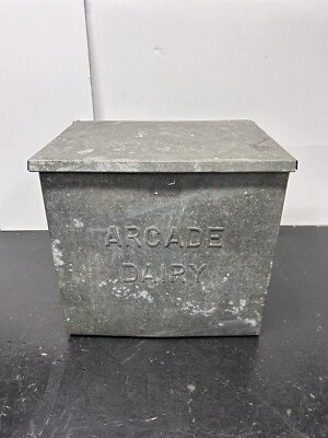 VINTAGE ARCADE DAIRY METAL MILK BOTTLE DOORSTEP PORCH BOX Brooklyn New York