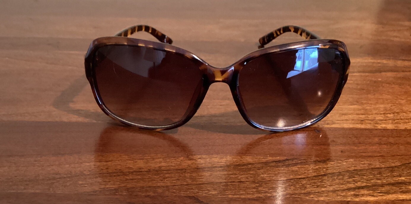 Foster Grant Women's Rectangular Sunglasses Emma … - image 1