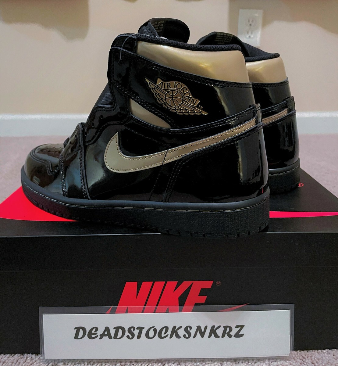 2020 Nike Air Jordan 1 Retro High OG Black Metallic Gold