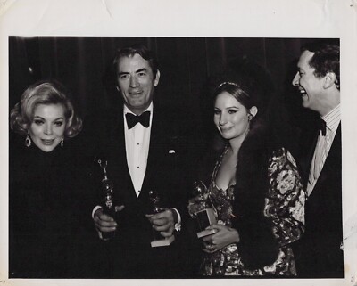 HOLLYWOOD OSCAR 1972 ACADEMY AWARD CEREMONY Barbra Streisand + G PECK PHOTO J 48
