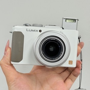 LUMIX DMC-LX7　ホワイト パナソニック LUMIX DMC-LX7-W [ホワイト] 価格比較 - 価格.com