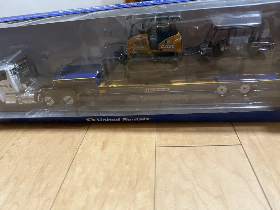United Rentals Collector’s Series XVI T&T con estuche topadora y bolso de mano Club Car Foto 2 de 4