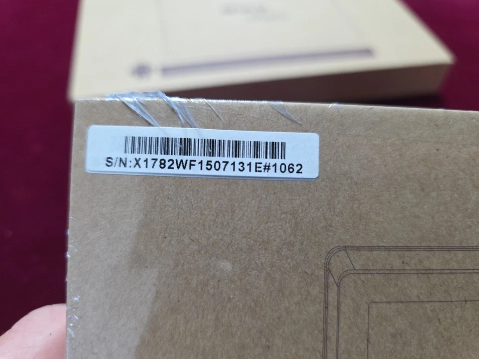 iRulu 7" 8 GB RAM Android 8.1 Quad Core 1024x600 Tablet - Black - Image 3 of 4