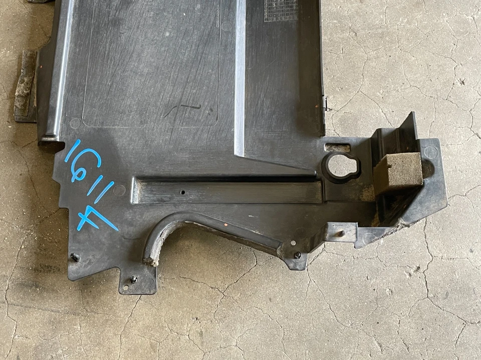 Крышка брызговика переднего радиатора 15 16 17 Jaguar F-Type 1611 от оригинального производителя - Изображение 2 из 4