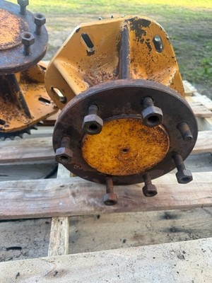Case 1845 1845C Axle Hub Assembly - Working Pulls - Bearings are Smooth & Tight