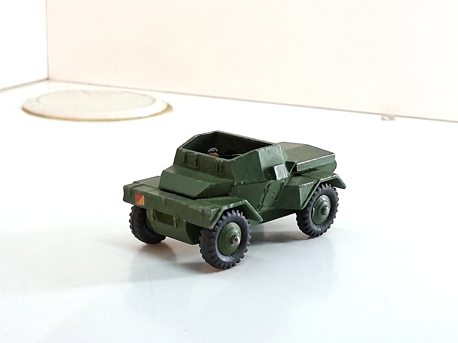 Dinky Toys GB N°673 - Voiture Militaire Scout Car - Boîte D'origine - Vert