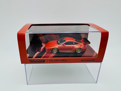 TARMAC WORKS 1:64 Porsche 997 Old And Neuf Rouge Métallique