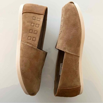 TOMS Classic Star Wars Chewbacca Suede Nubuck Slip-On Shoe  display picture 2