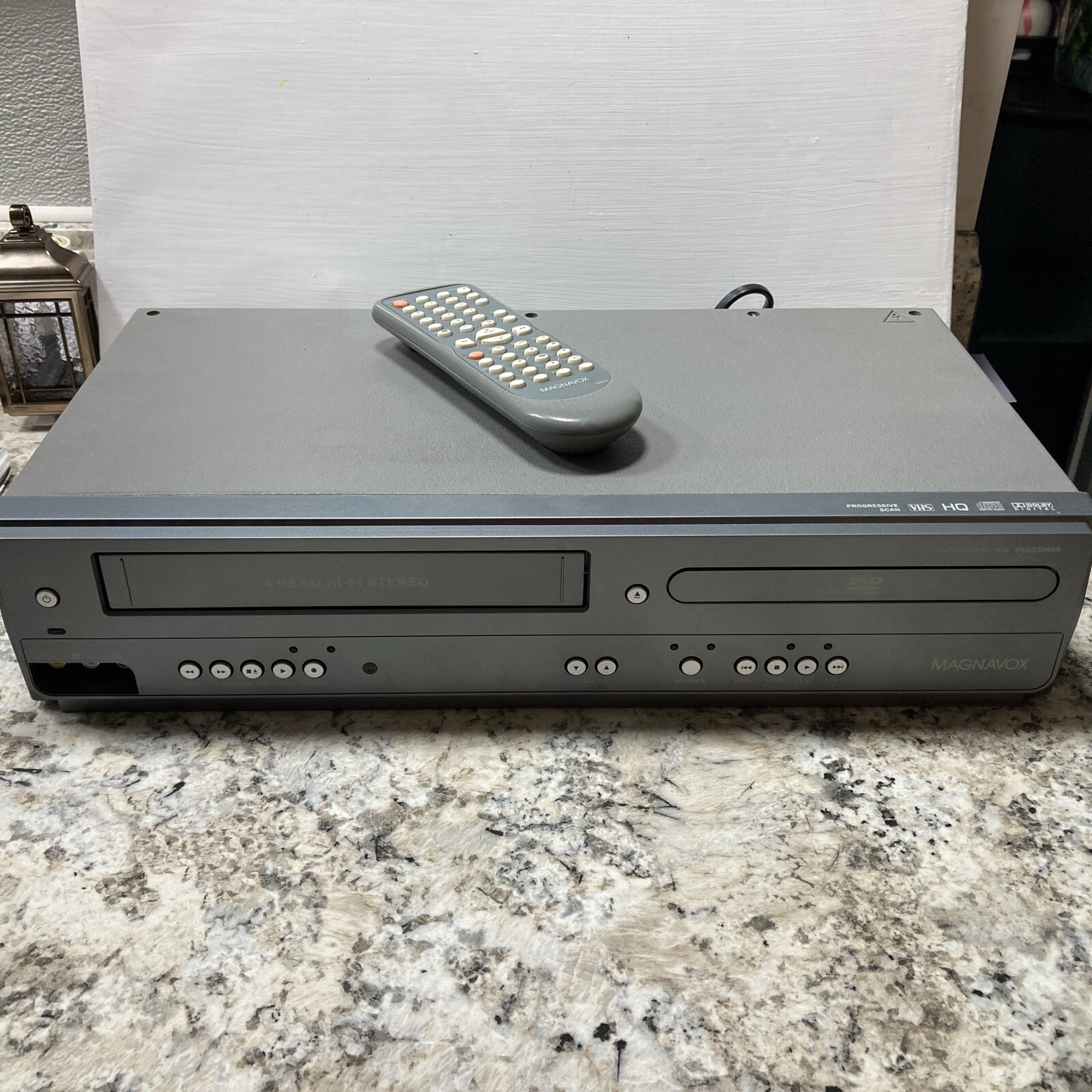 Magnavox DV225MG9 DVD/VCR Combo Player Gray With Remote 538185707150