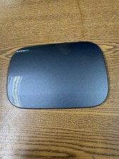 2007-2013 Mercedes S550 S63 AMG Tankdeckel rechts hinten OEM grau 2217570006 2007-2013 Mercedes S550 S63 AMG Tankdeckel rechts hinten OEM grau 2217570006