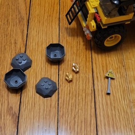 LEGO CITY: Mining Truck (4202) Read