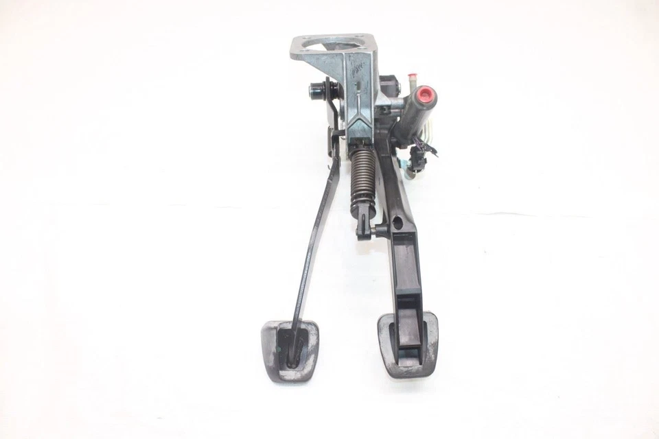 Chrysler Crossfire ZH CONV #407 2007 embrague y pedal de freno manual 6 velocidades Foto 4 de 4