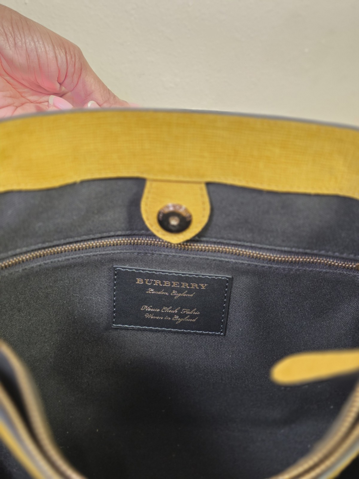 Rare Burberry Python/ Suede Medium Banner Tote in… - image 8