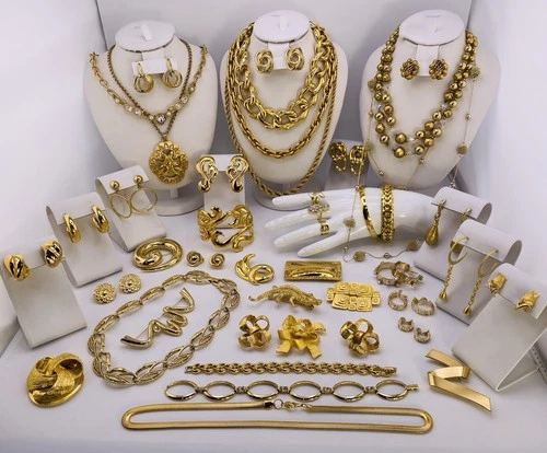 Vintage Jewelry Lot CROWN TRIFARI NAPIER MONET SARAH COV LISNER Gold Tone 43 Pcs