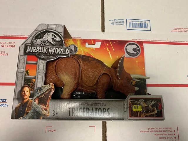 jurassic world mattel triceratops