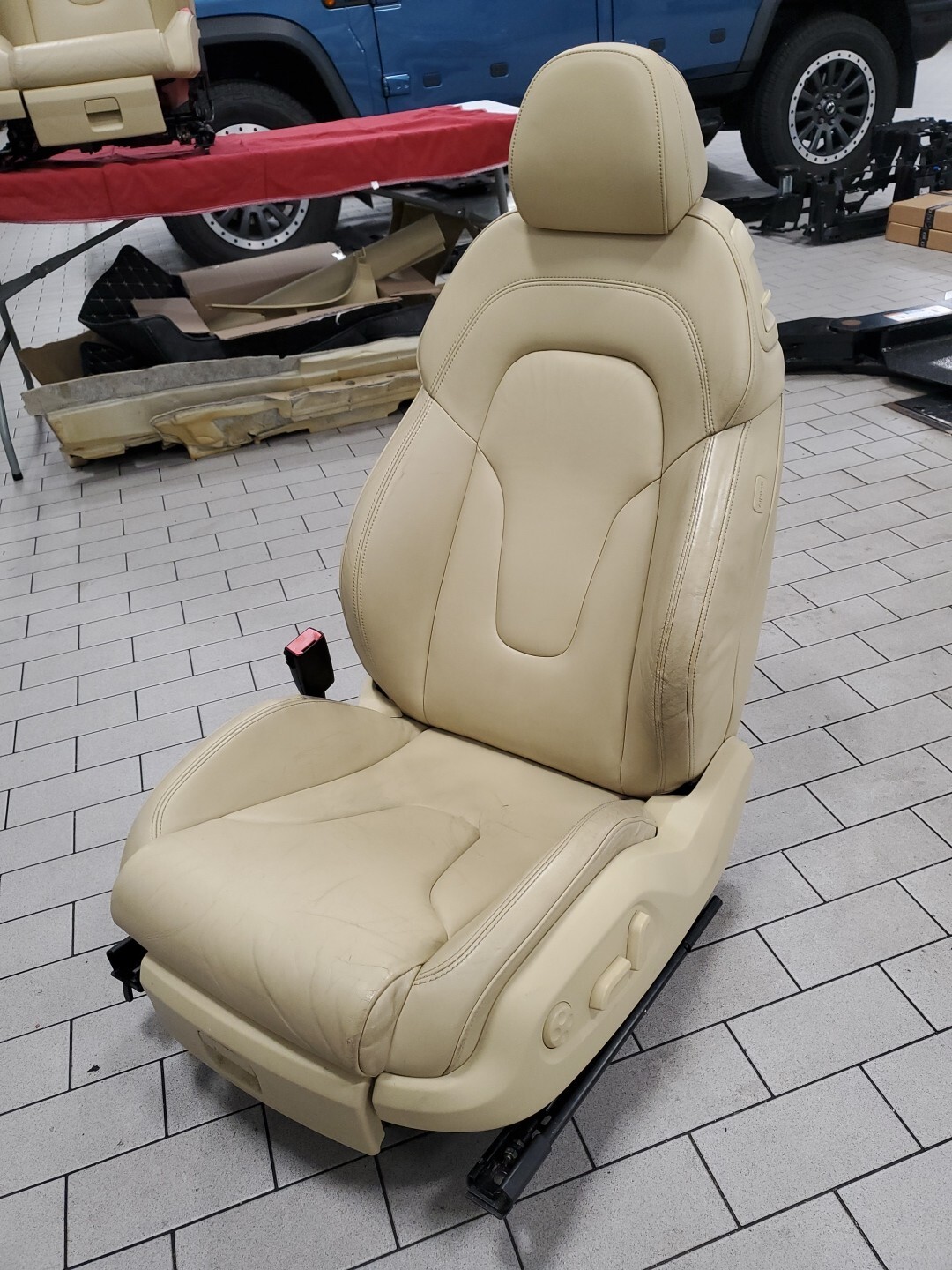 2010 Audi R8 Drivers Seat Tan