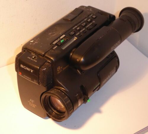 Sony CCD-TR75E CAMCORDER mit NP-55 AKKU UNGETESTET!! - Bild 1 von 7