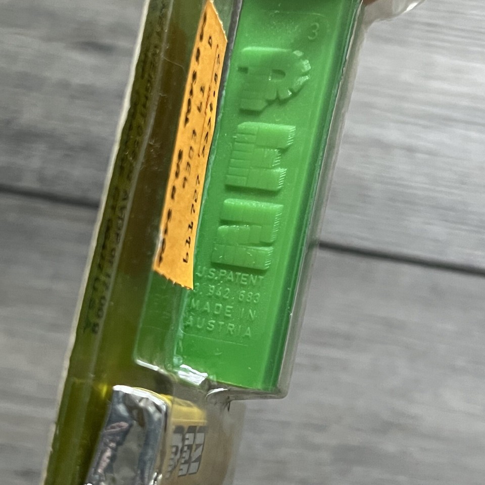 Vintage PEZ Halloween Jack O Lantern Pumpkin Austria No Feet Carded