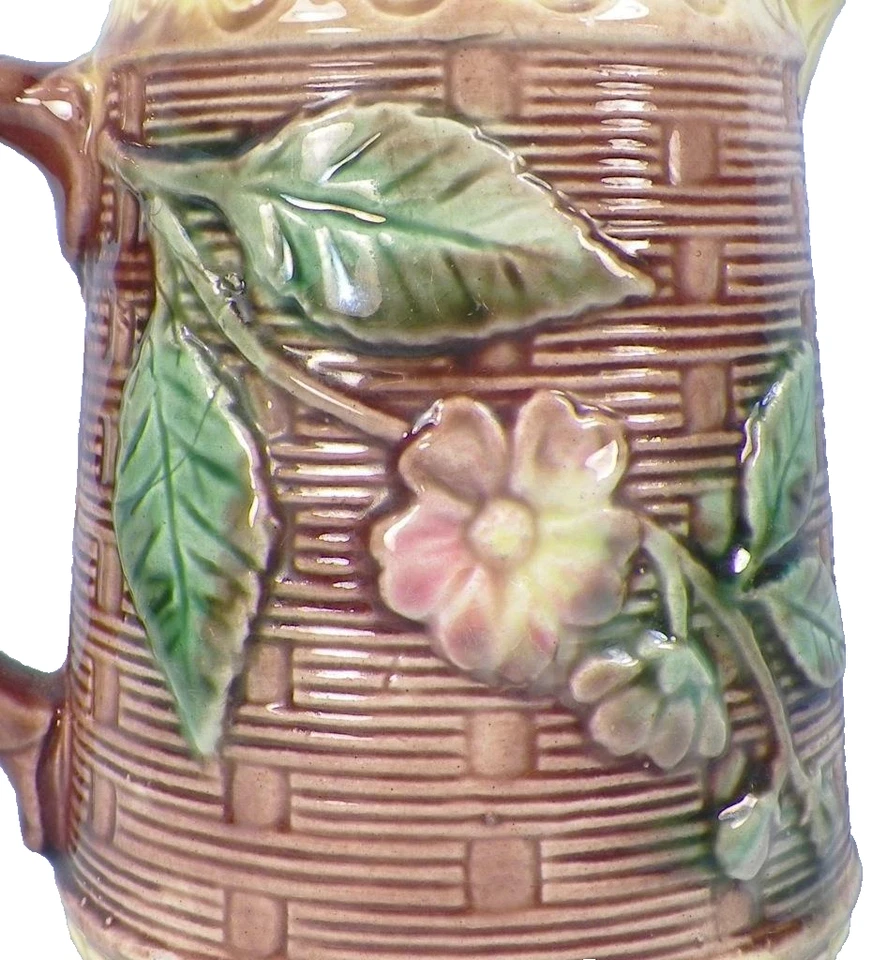 Bandas amarillas de mayólica Wild Rose jarra mariposa tejido de canasta antiguas #2 Foto 2 de 4