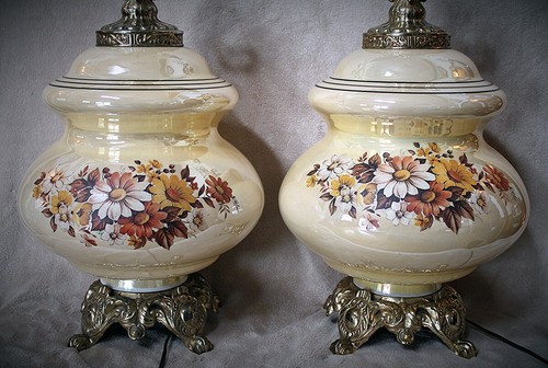 Lampade da tavolo vintage vittoriane leggere con fondo in vetro MCM Hollywood Regency - Foto 3 di 17