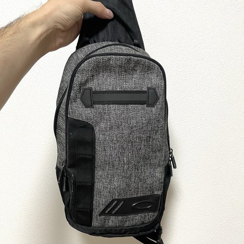 Oakley Japan Grey Sling Bag Body Side Shoulder Messenger Bag Casual Y2K 00s - Picture 13 of 15