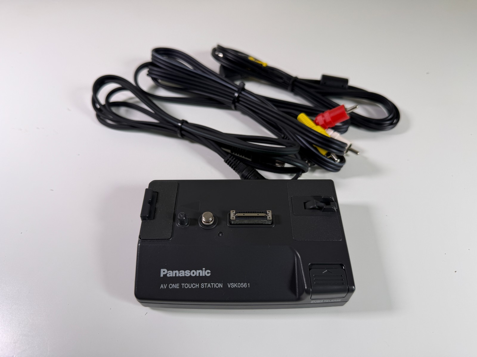Panasonic VSK0561 Camcorder Dock/Docking Station AV One  with Cables - Tested VG