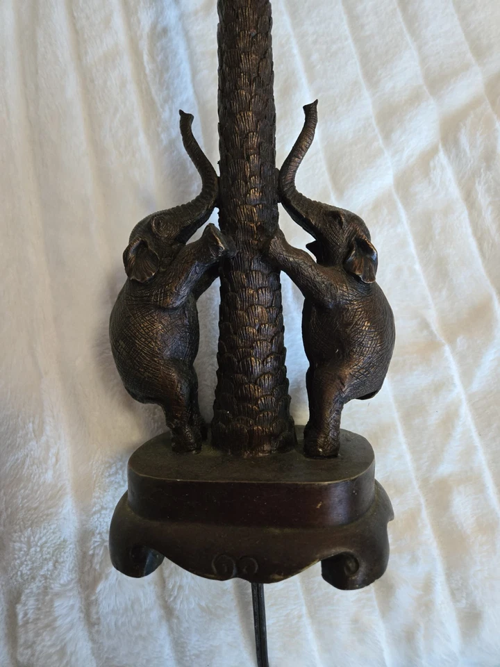 Tall Table Lamp/buffet Lamp With Palm Tree And 2 Elephants With Lampshade... - Image 2 of 4