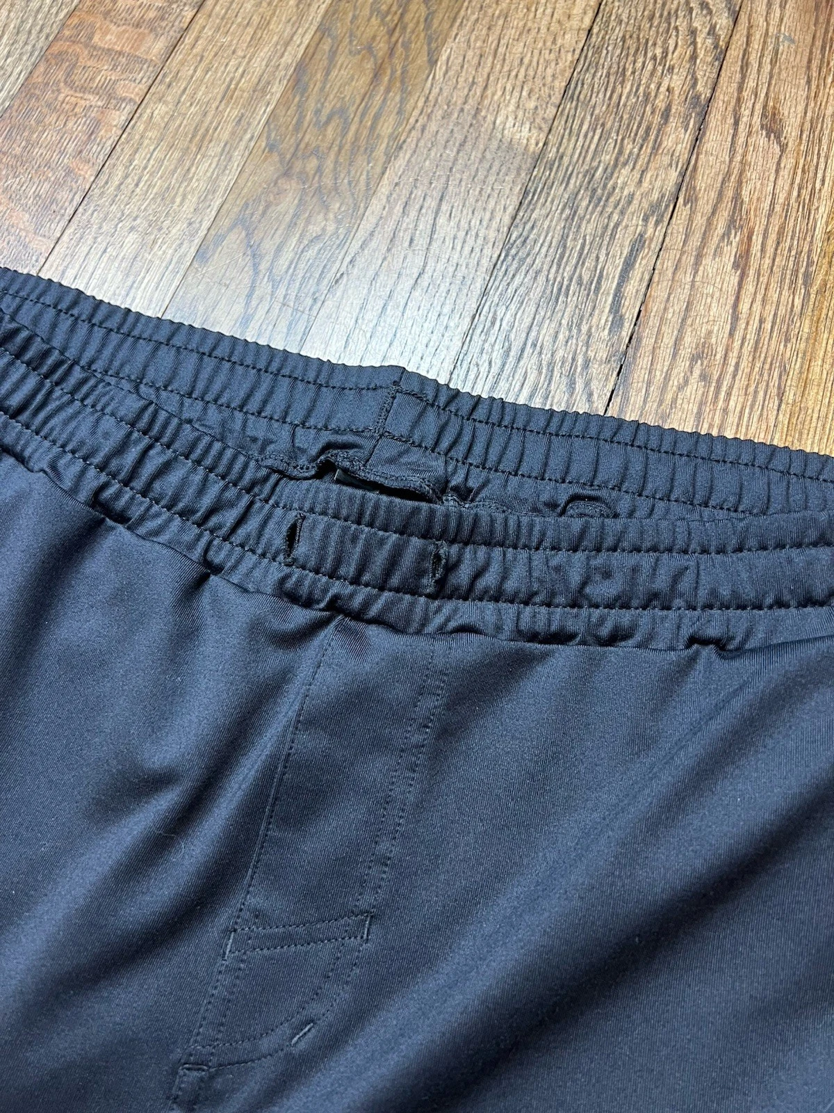 vuori sunday performance tapered leg stretch sweatpants