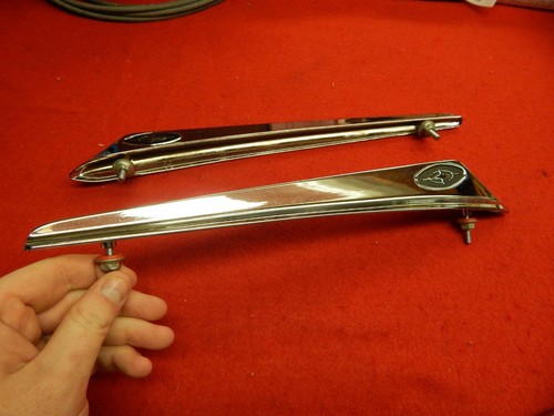 NEW Pair of 63 FORD GALAXIE 500 XL FENDER TOP ORNAMENTS EMBLEMS CHROME - Picture 2 of 6