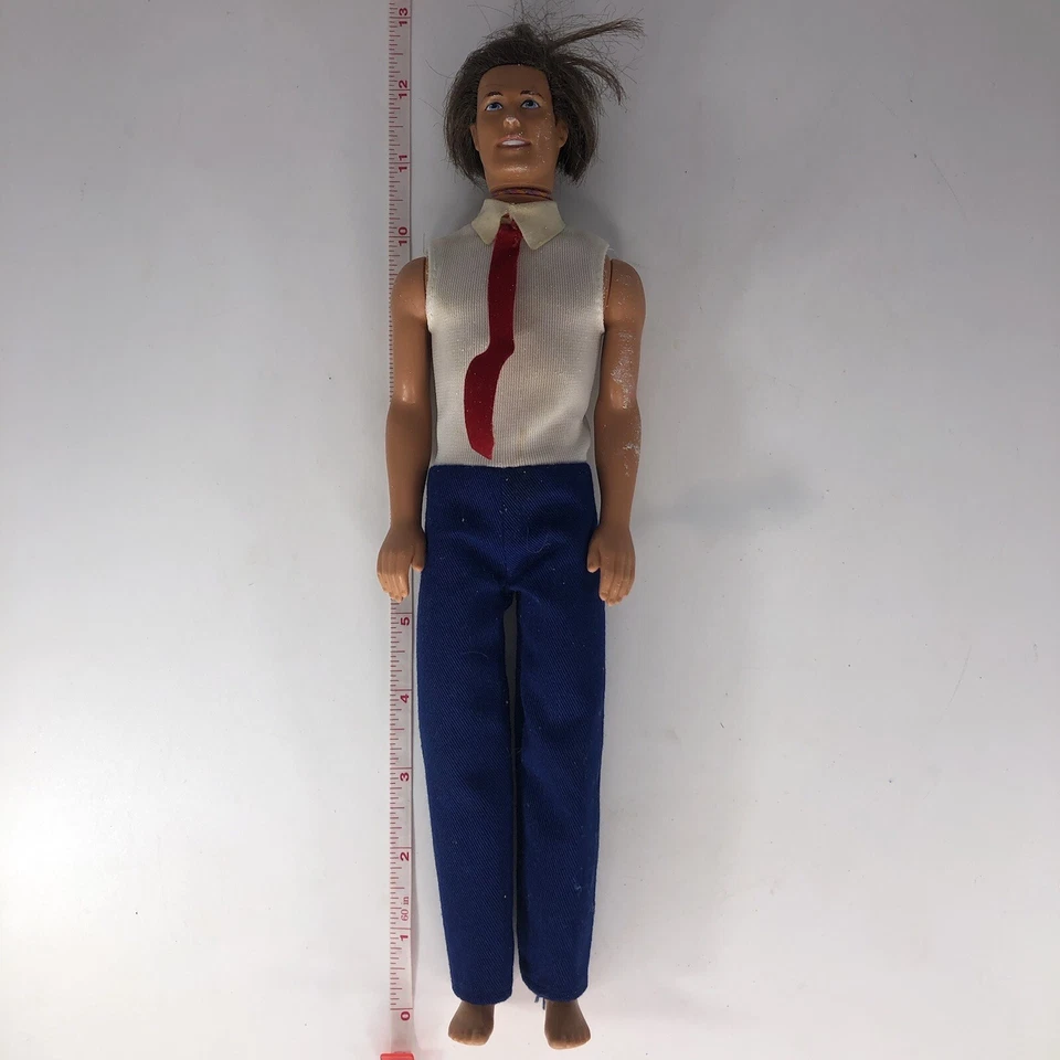 Figura de acción muñeca vintage Barbie Ken corbata roja camisa blanca años 70 Foto 2 de 4