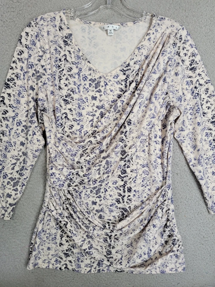 Cabi Top Womens Medium Beige Animal Print Layered Wrap Boho V Neck Stretch Drape Foto 3 de 4