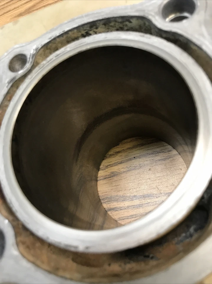 HONDA SHADOW VLX VT600 1991-2007, PARTE CILINDRO TRASERO # 12110-MR1-830 Foto 4 de 4