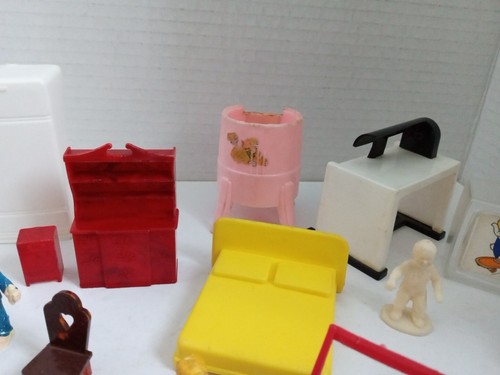 Vintage Dollhouse Furniture & Dolls Lot Mid Century and Older - Picture 7 of 14