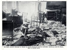 Von Russen zerst&ouml;rte Bibliothek im Schlosse der Gr&auml;fin Ostaszewska 1. WK. 1915