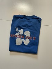 Trader Joe  s Grocery Store Hibiscus Flower Blue Employee Staff S/S T-Shirt Sz. M