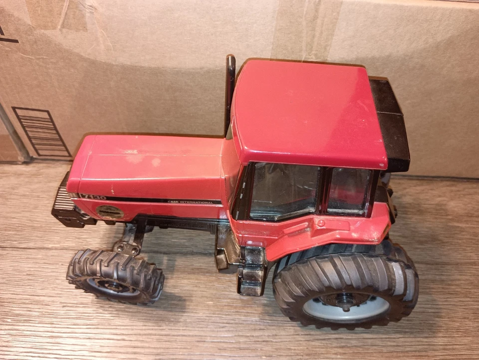 ERTL Case IH Magnum 7130 MFD, 1987 Limited Edition 1/16*SEE ALL PICS* - Image 4 of 4