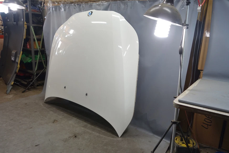 2004-2010 BMW E60 E61 5-Series Front Hood Bonnet Panel Alpine White OEM - Image 3 of 4