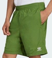 adidas Originals Trefoil Essential Woven Shorts KA0674 GREEN Men s XS NWT 40