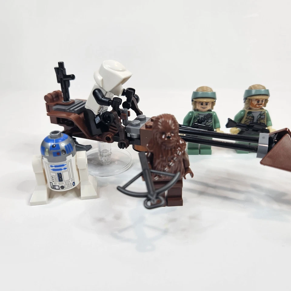 LEGO Star Wars Ewok Village 10236 Minifigure Lot Of 7 Minifigures - Image 3 of 4