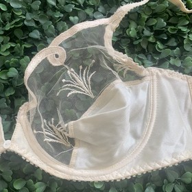 Stunning vintage French designer Aubade reeds & ribbon pattern underwire bra