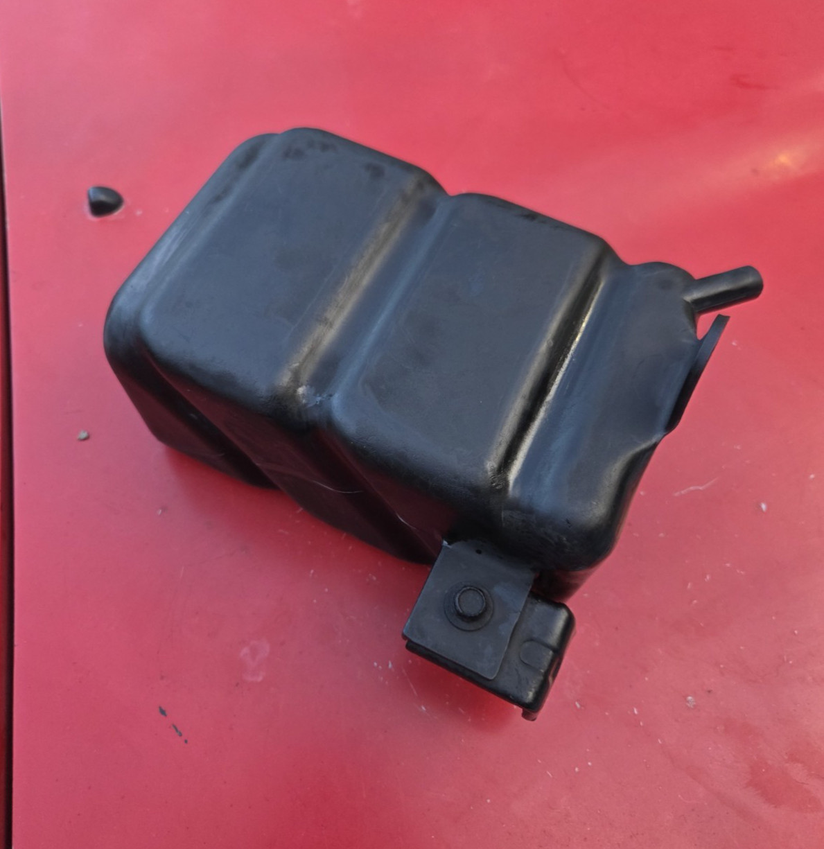 1984-1988 TOYOTA PICKUP TRUCK 22R OEM SILENCER AIR INTAKE CLEANER RESONATOR